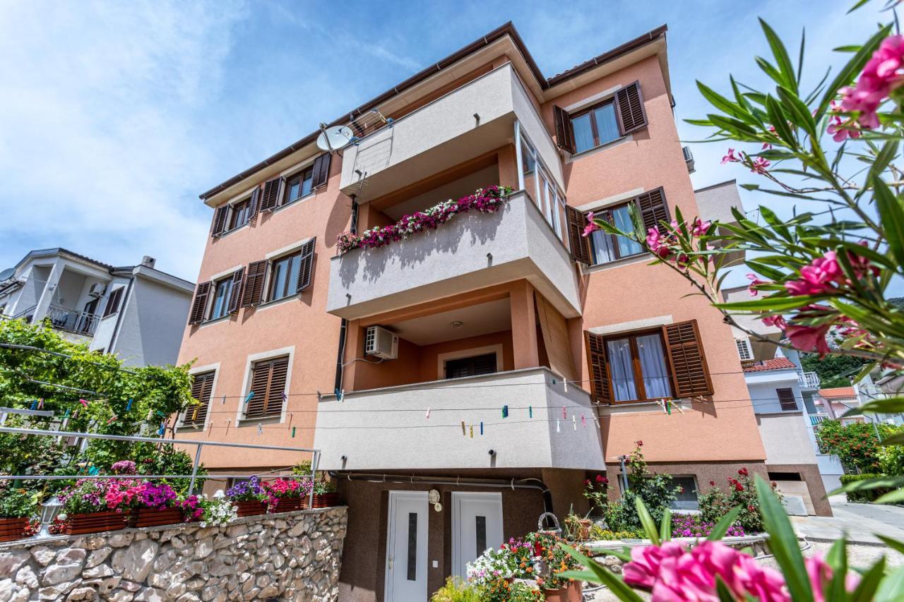 Apartment Santima
